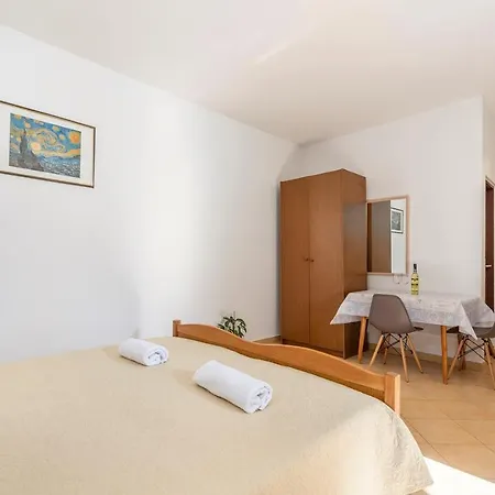 Guest house Mirjana Spada 3*
