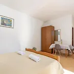 Pensión Mirjana Spada 3*